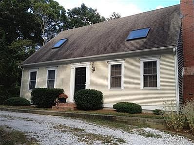 1st image of 9 Deerwood Ln
