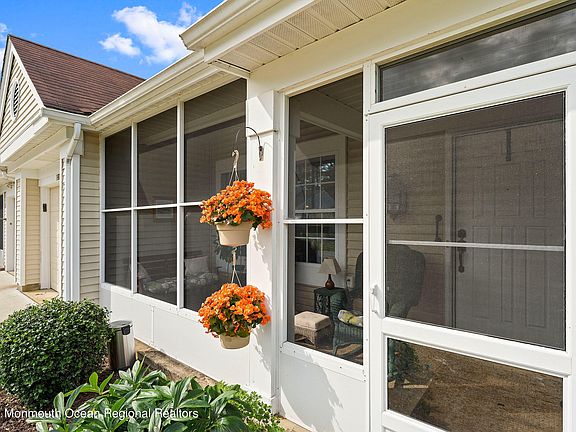 3rd image of 1220B Thornbury Ln