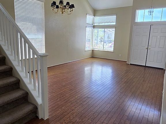 5th image of 1239 E Sunflower Cir #104