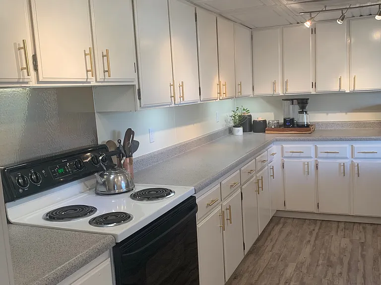 2123 Westfield Ave — Photo 3
