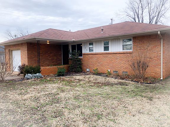 2nd image of 729 Hartman Dr