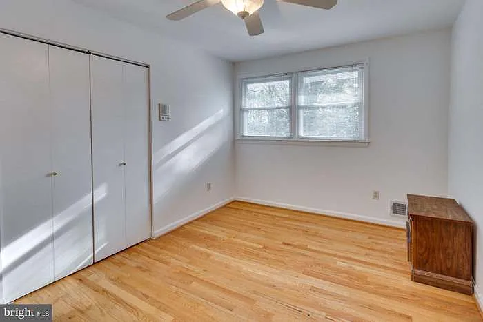 9715 Laurel St — Photo 10