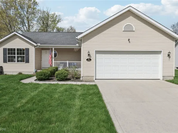 5033 Misty Glen Ln, Ravenna, OH 44266