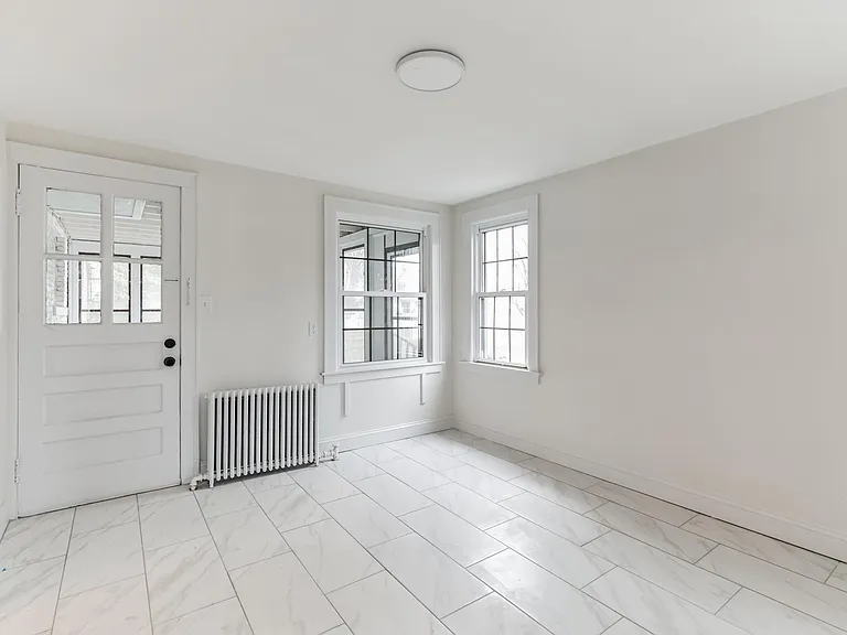 60 Maple Ave — Photo 10