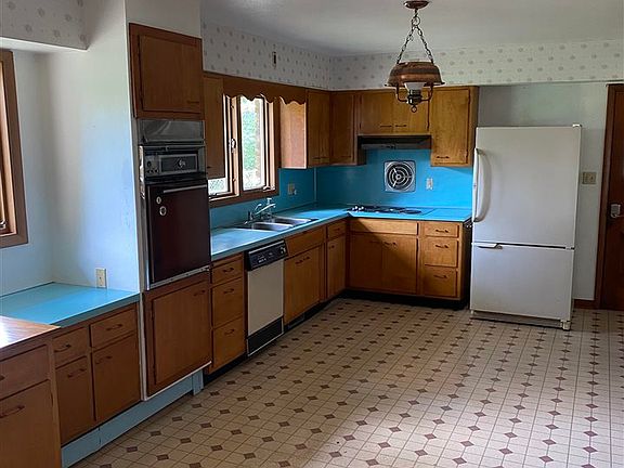 4th image of 3020 W Pearl City Rd