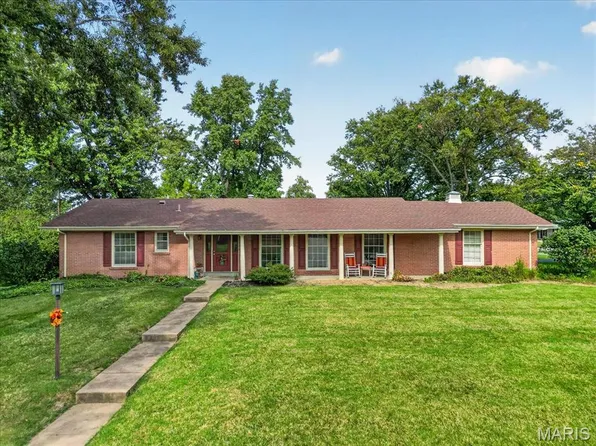 11957 Rocky Dr, Saint Louis, MO 63141