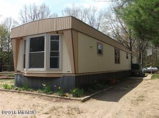 7015 S Oceana Dr, Rothbury, MI 49452