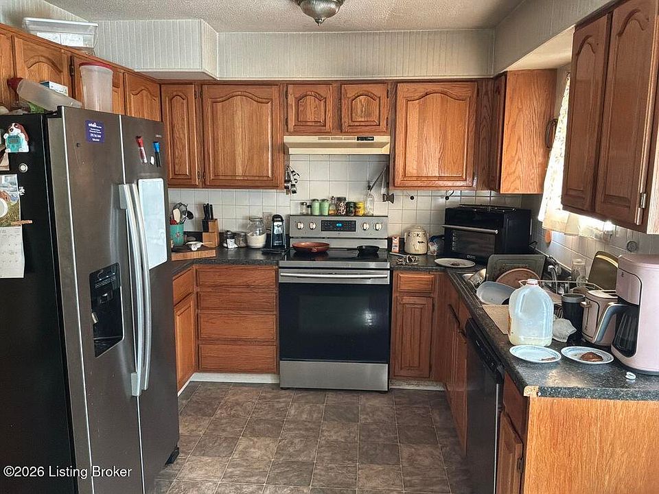 2nd image of 413 Savannah Ave
