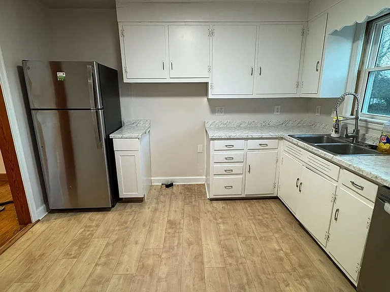 707 Crystal Dr — Photo 28