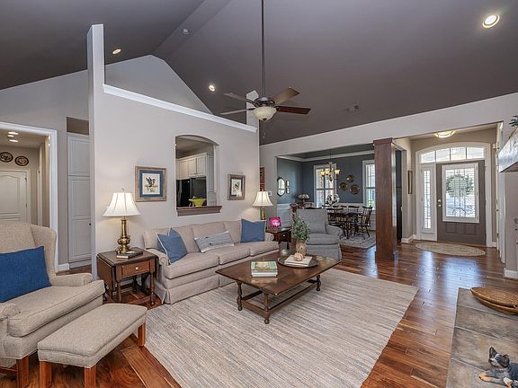 4th image of 409 Wennington Pl