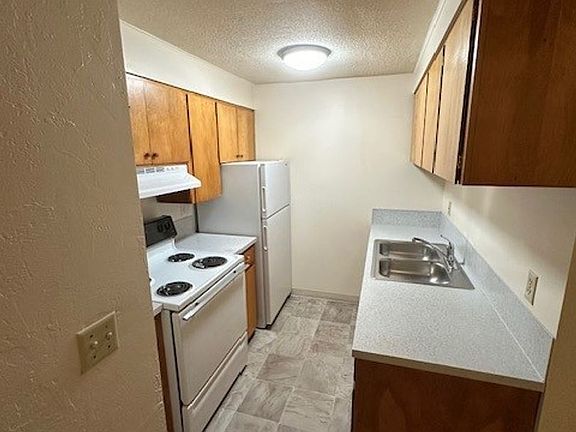 5th image of 25 W 30th Ave APT 4