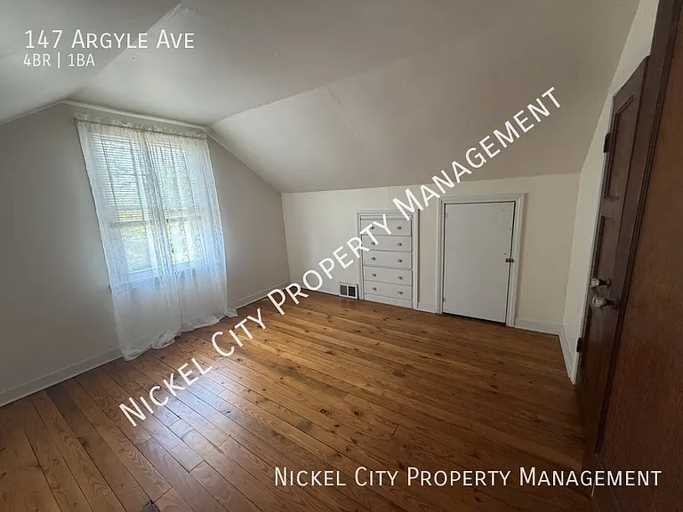 147 Argyle Ave — Photo 5