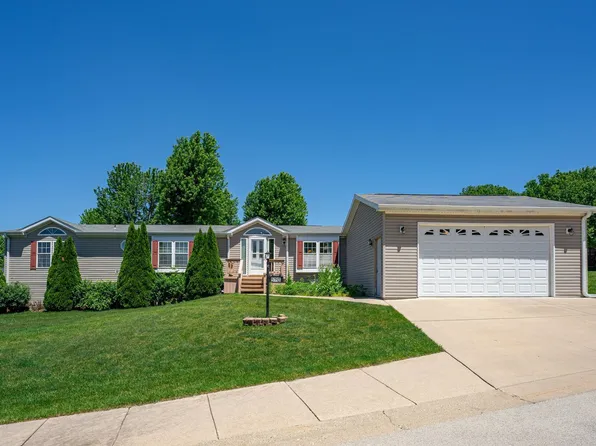 5740 Butternut Dr, Machesney Park, IL 61115