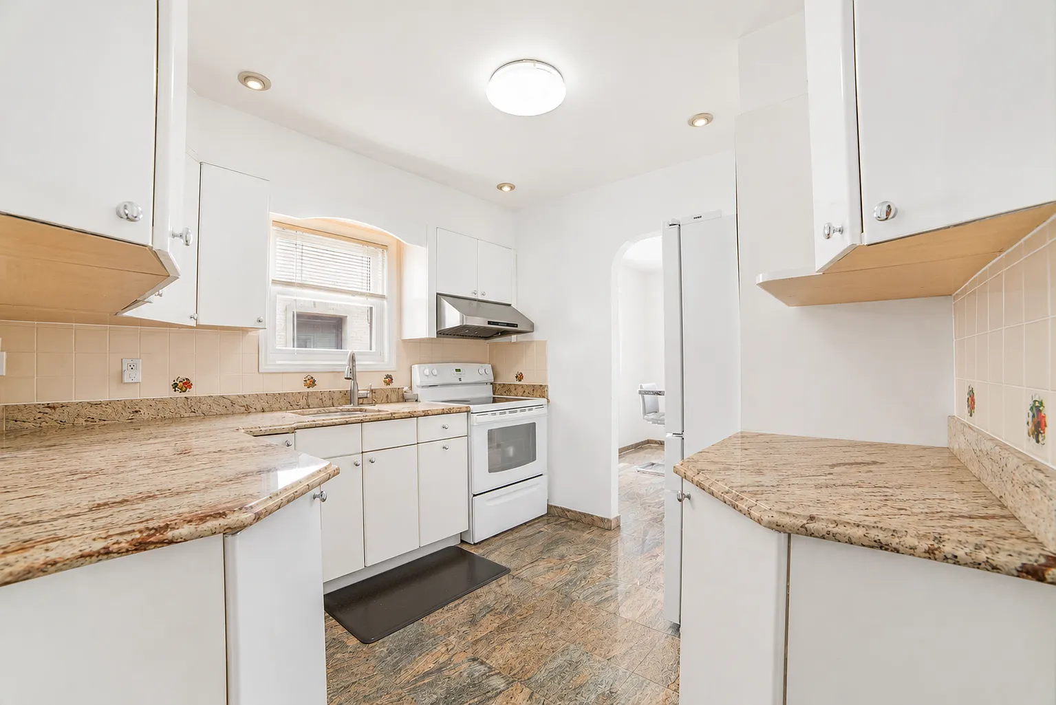 4 bed, 1485 sqft, $4,800 — Photo 4