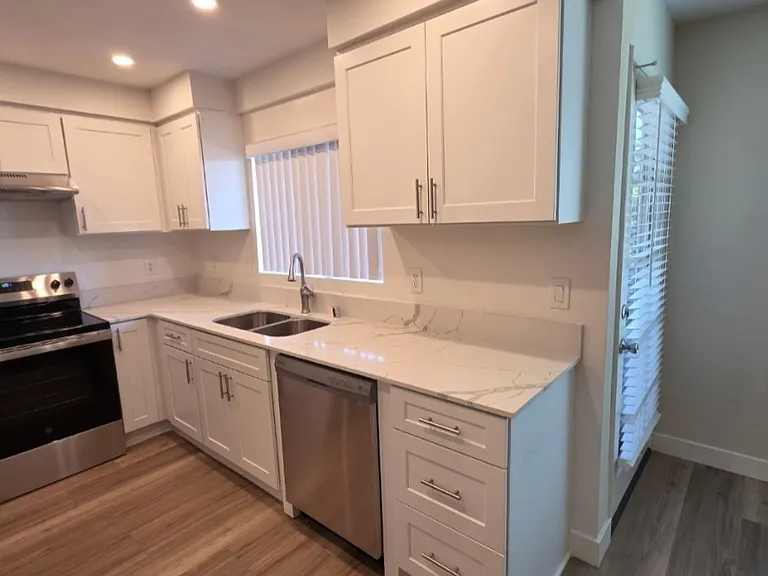 2101 Vine St #322 — Photo 5