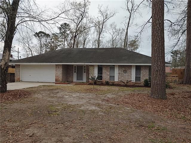 1st image of 170 Oakwood Dr