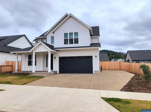 1470 Meadow Ave, Silverton, OR 97381