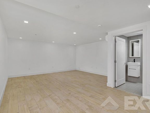 5th image of 1257 Bedford Ave #1J