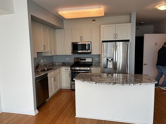 2nd image of 33 W Ontario St APT 33E