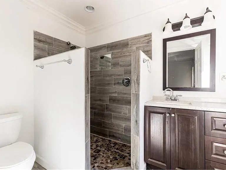 2580 Hawthorne Dr — Photo 8