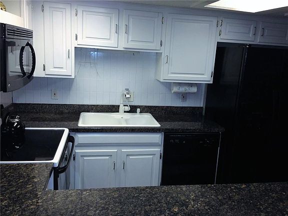 4th image of 2962 Country Place Cir