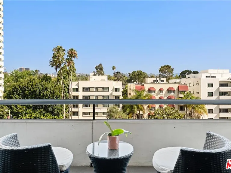10660 Wilshire Blvd #705 — Photo 24