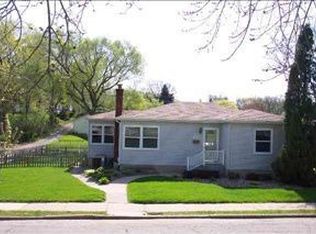 380 Glen Oak St, Dubuque, IA 52001