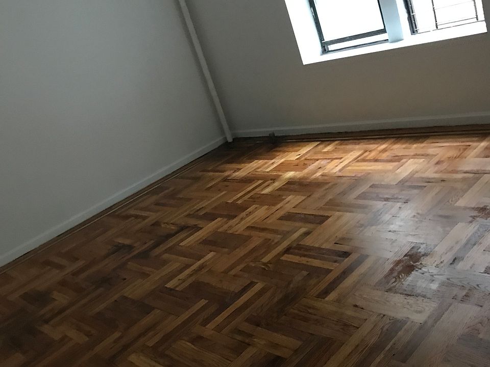 2nd image of 2816 Roebling Ave APT 4