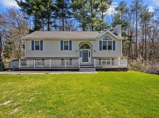 119 Woodview Dr, Taunton, MA 02780