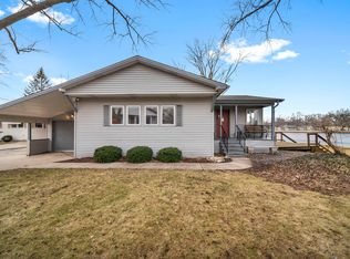 230 Little Peninsula Rd, Elgin, IL 60123