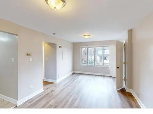 5210 Just St NE APT 8, Washington, DC 20019