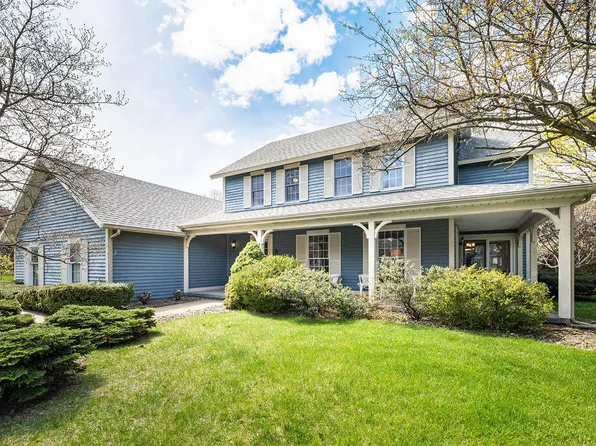 4400 Plum Creek Ln, Saint Joseph, MI 49085