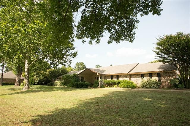 1st image of 100 Meadow Knoll Dr
