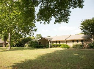 100 Meadow Knoll Dr, Double Oak, TX 75077