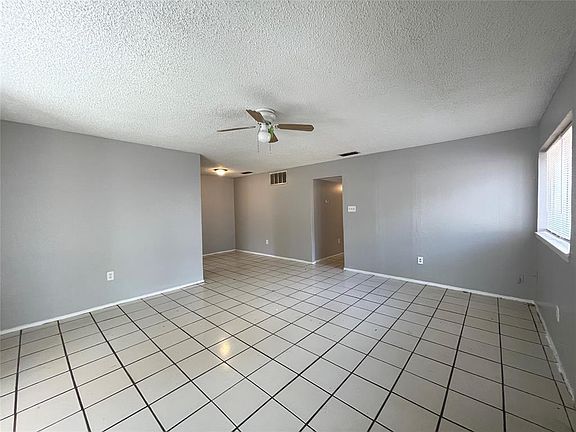 3rd image of 1611 Windsong Ln