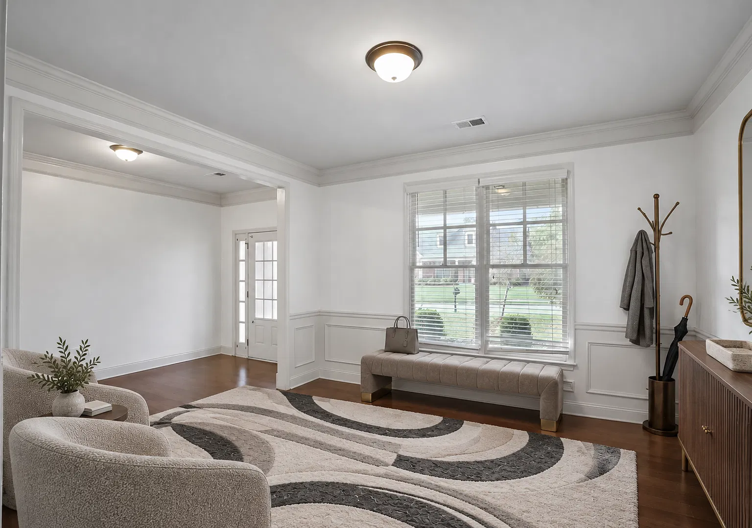 Well-Kept Modern 5 Bedroom 4 Bathroom Large Single Family Home in the Dowell Farms Subdivision — Photo 3