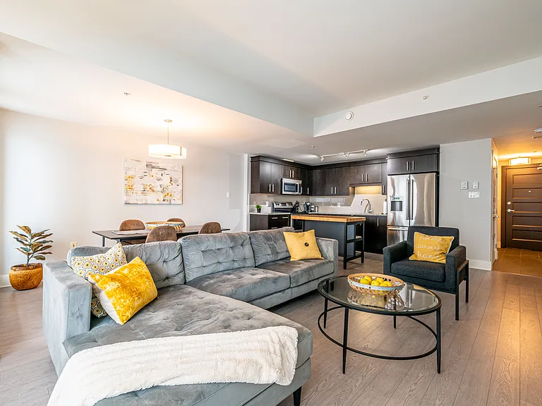 15 Kings Wharf Pl #403 — Photo 7