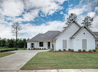 111 Lake Crest Dr, Madison, MS 39110