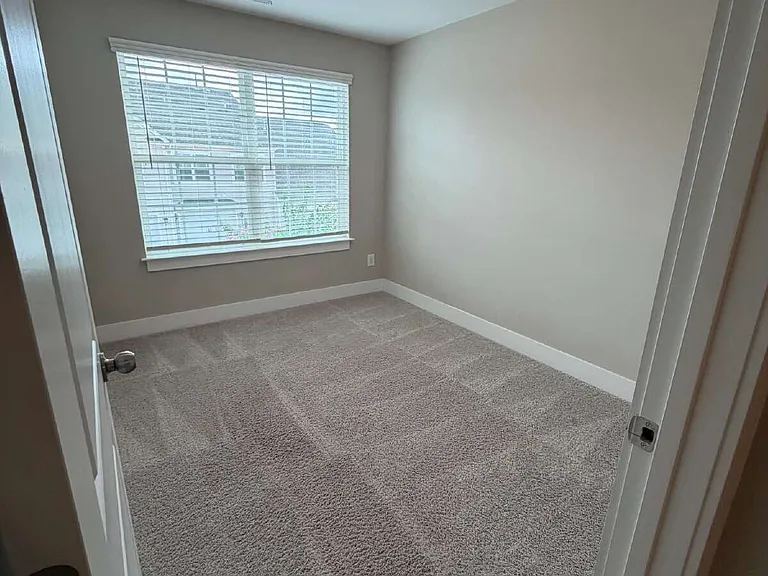 1752 Eastfall St — Photo 14