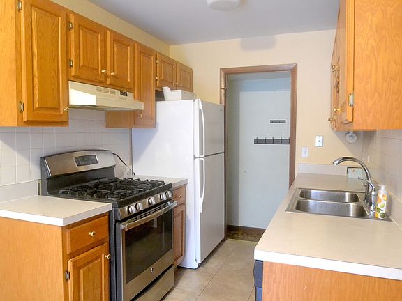 3rd image of 455 Sunnybrook Ln #0