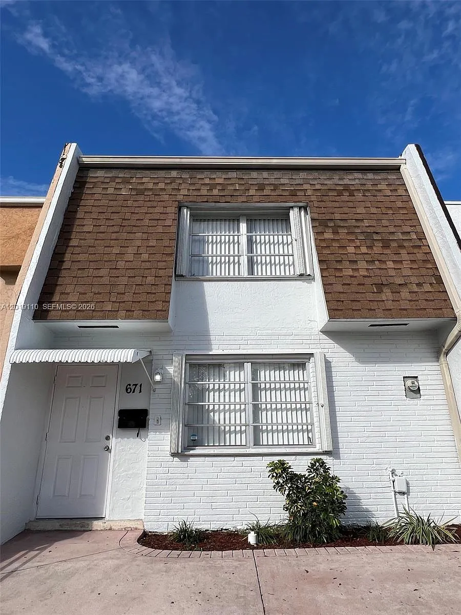 Building Photo - 671 W 80th St #0