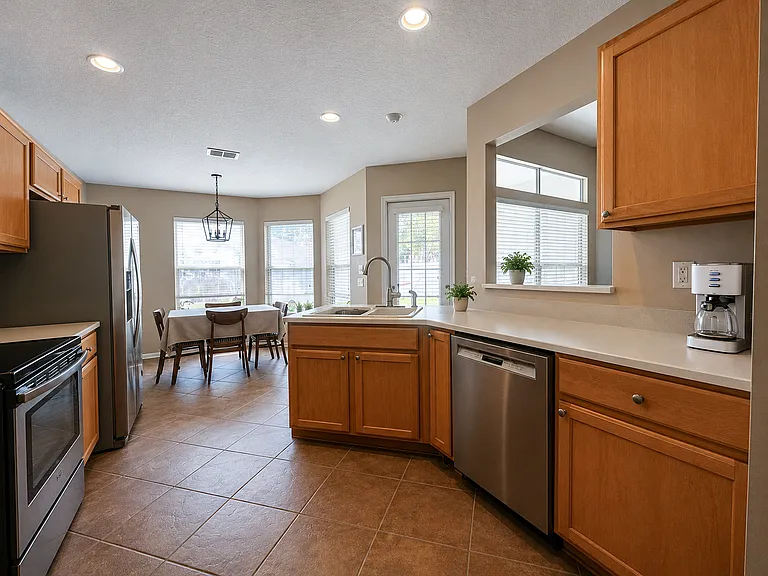 565 Redberry Ln — Photo 5