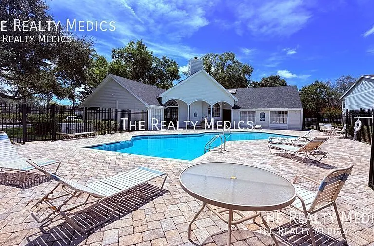 2550 N Alafaya Trl #2105 — Photo 4