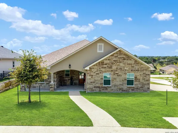 2007 Valencia Drive N, Kerrville, TX 78028