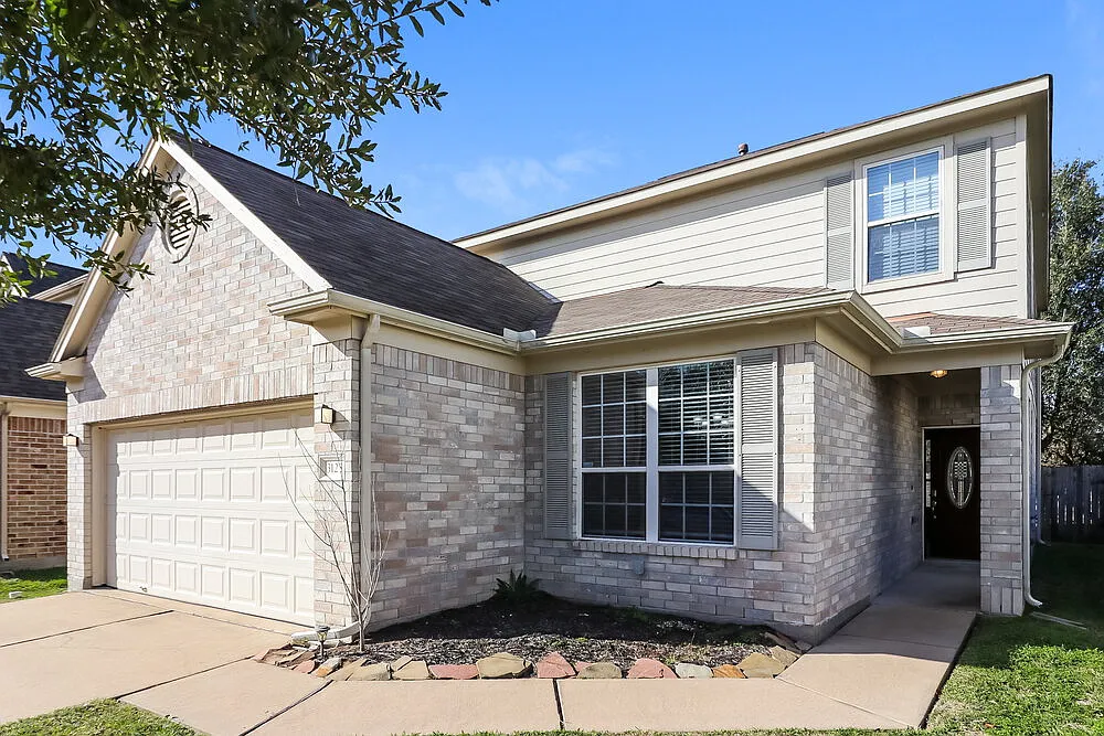 4 bed, 2.5 bath, 2360 sqft, $2,310 — Photo 4