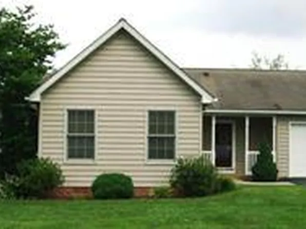 88 Pastoral Ct, Martinsburg, WV 25403