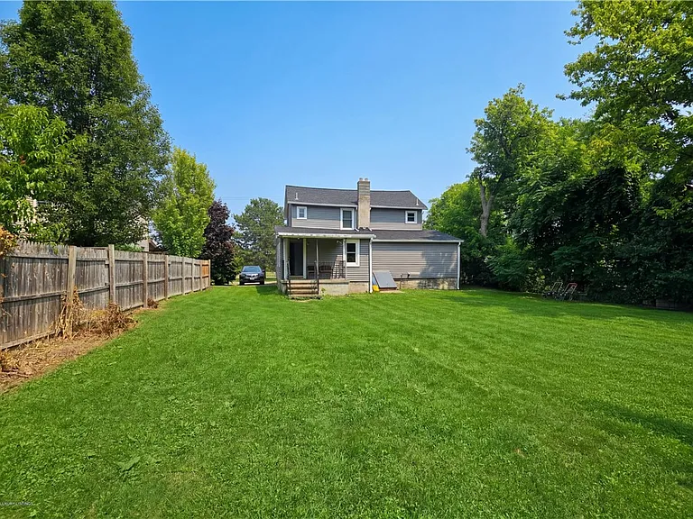 236 Jefferson Ave — Photo 15