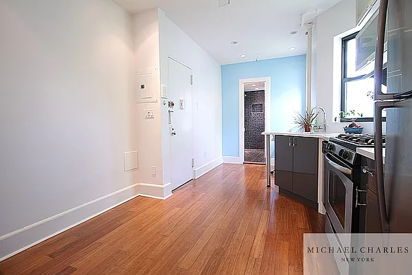 Rented by Michael Charles New York | media 19