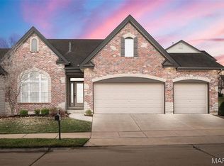 527 Sgt Pepper Dr, Saint Peters, MO 63376