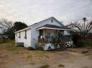 3 1st St, Summerton, SC 29148